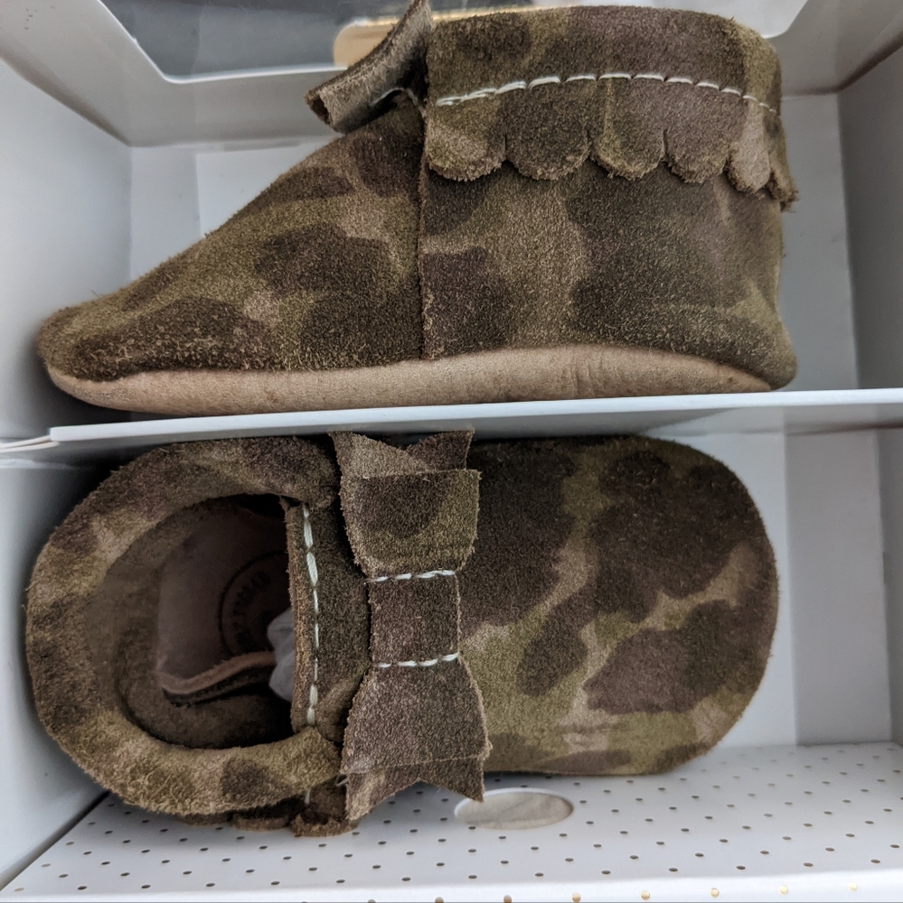 Freshly Picked moccasins size 3 camo